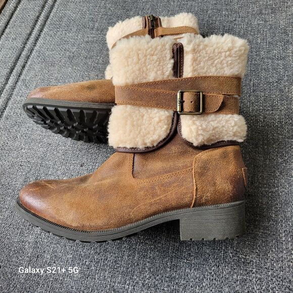 UGG sherpa lined brown leather boots, women's size 9.5 - Picture 3 of 10